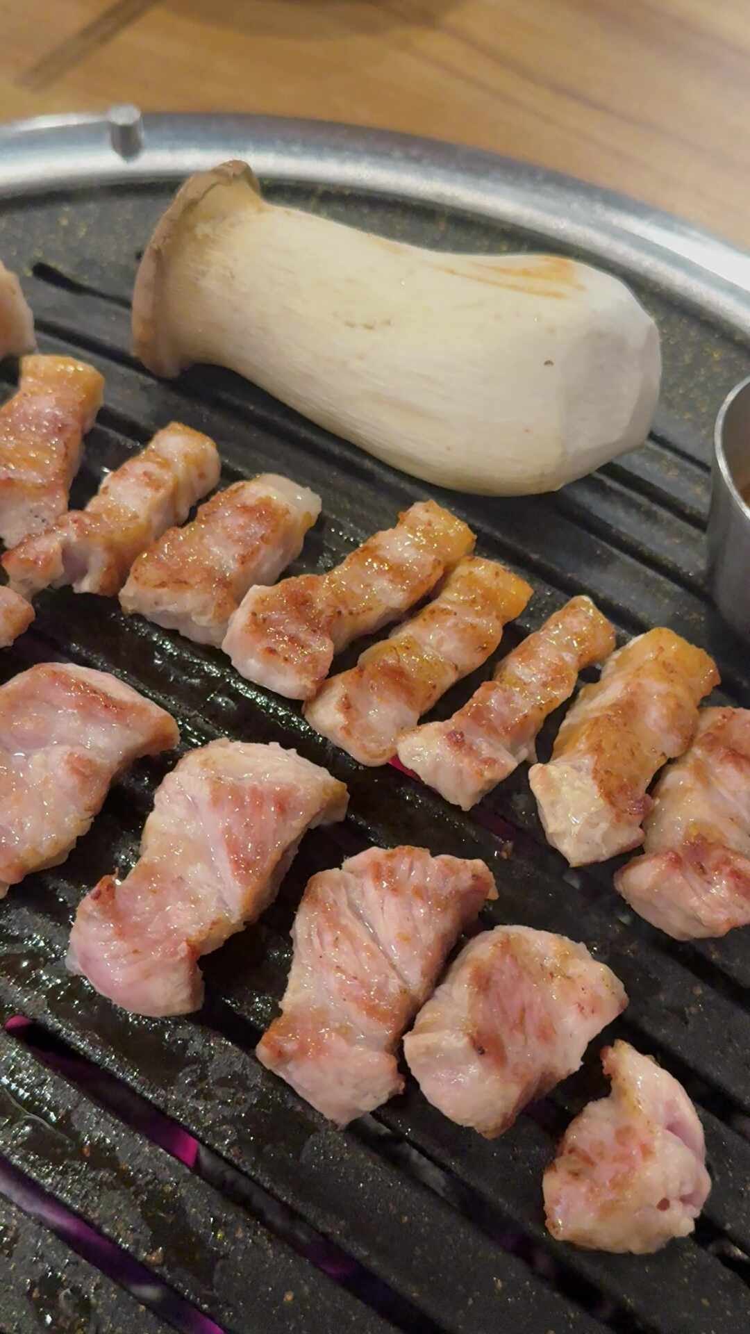 양양 여행 필수 코스! 서핑 후 먹는 꿀맛 삼겹살 '정일돈 양양점' (메뉴, 주차, 프라이빗룸)
