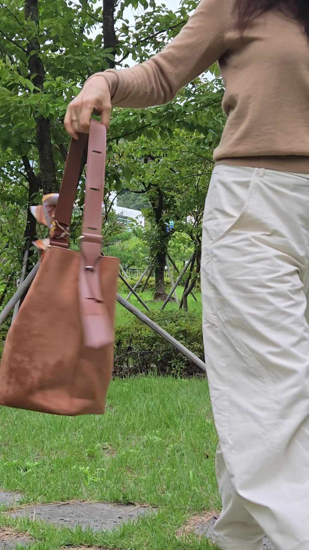 하즈블루 스웨이드숄더백 버킷백 데일리백 보부상백 여성가방 가을 코디템