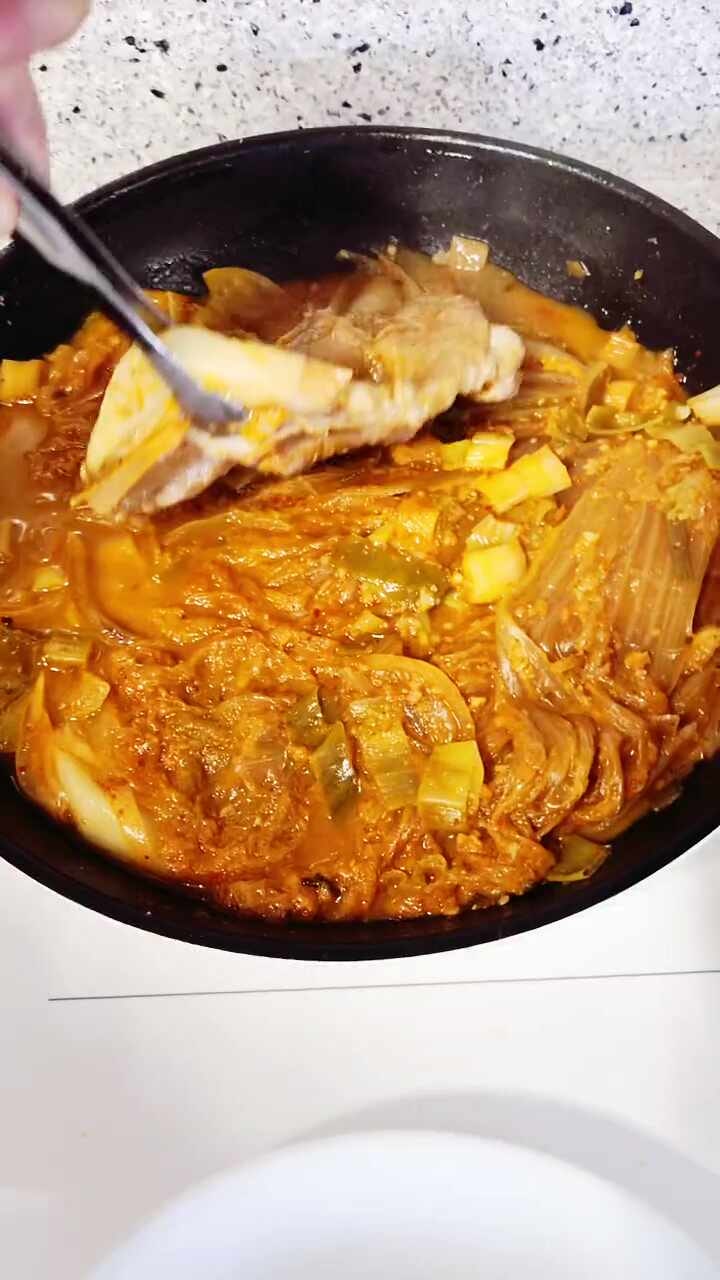 초간단 돼지고기 김치찜 황금레시피 목살 묵은지 술안주 밥도둑