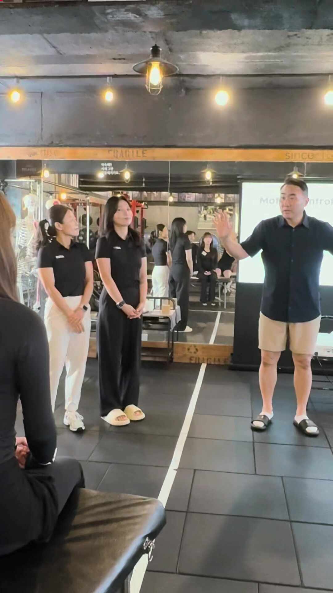 9월 6일 홍정기교수님의 ‘움직임/자세 회복운동(motor control)’ 세미나에 교육마스터로 참여....