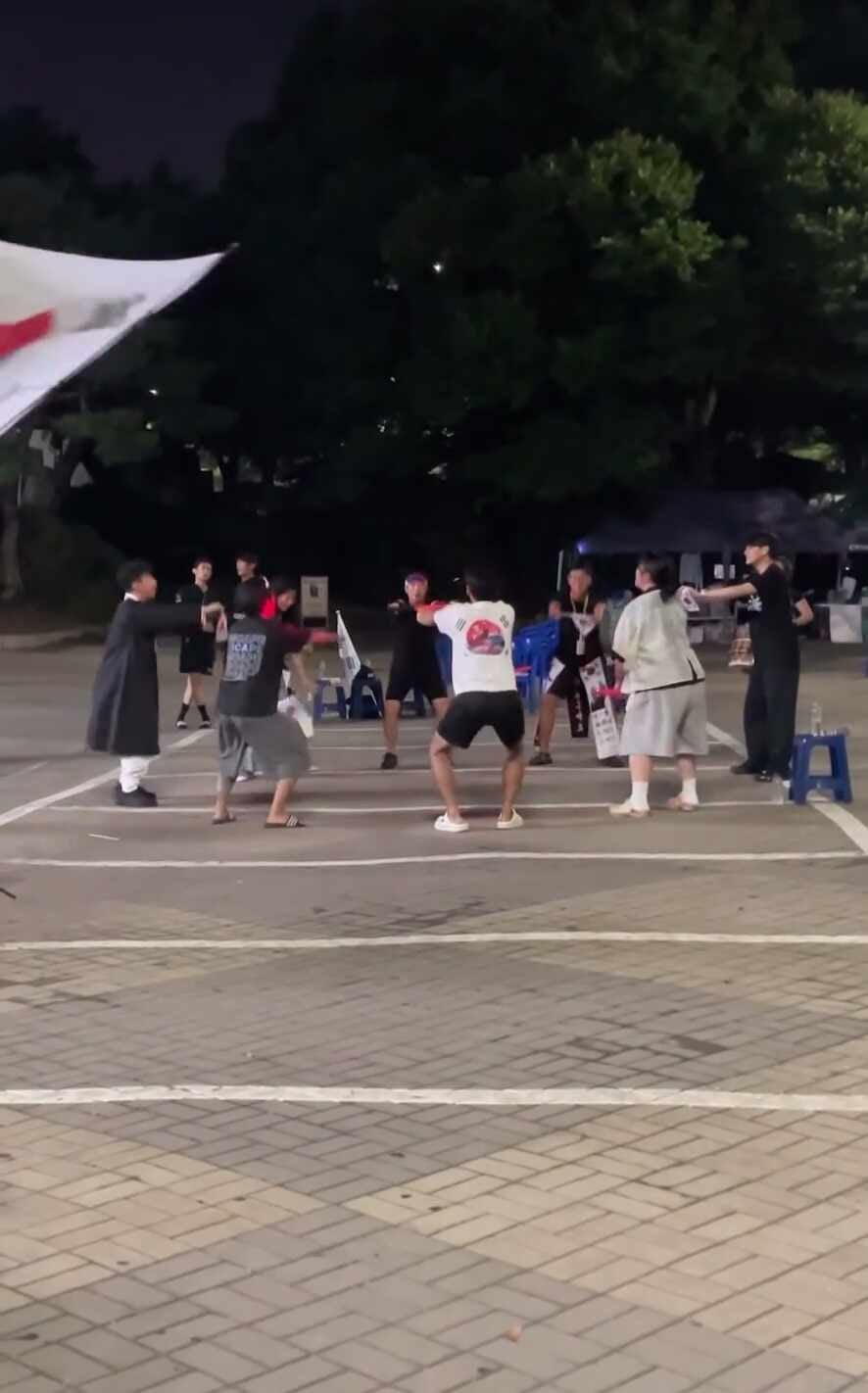 “여기가 올림픽공원 맞아?”… 가을은 만개하는데 아직도 이어지는 시위의 최근 근황