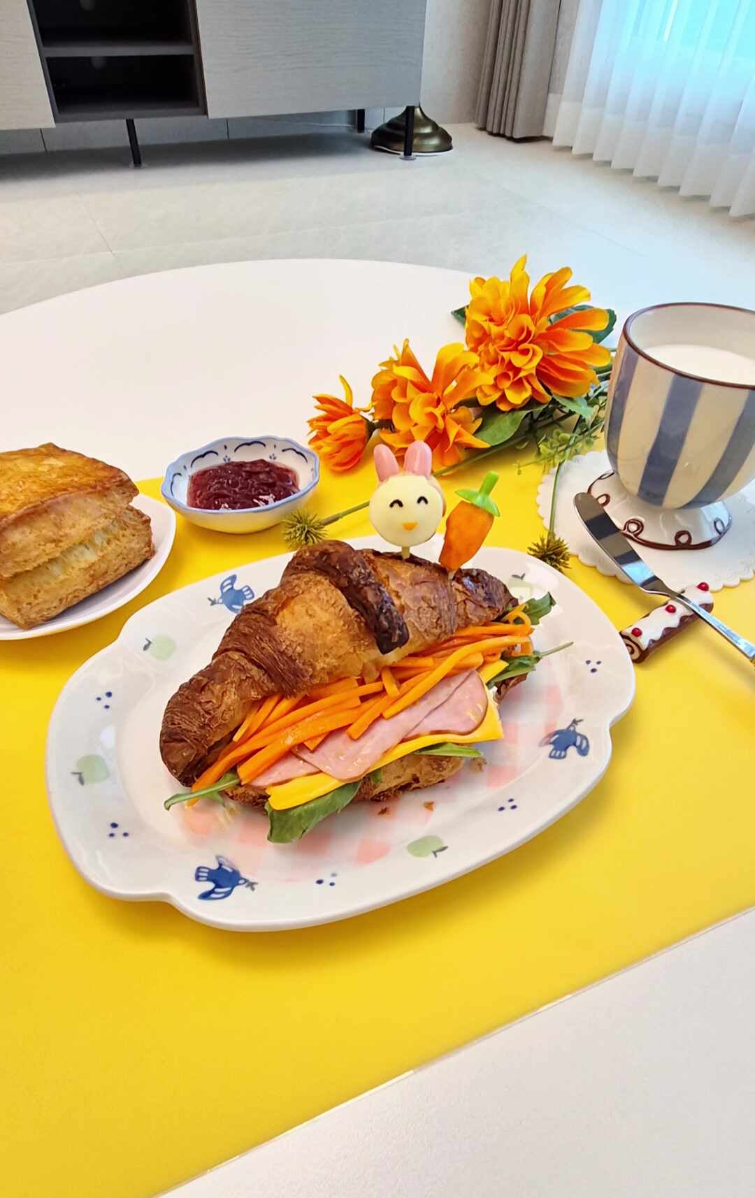 토끼와 당근라페 샌드위치 만들기/당근라페 레시피/크로와상 샌드위치