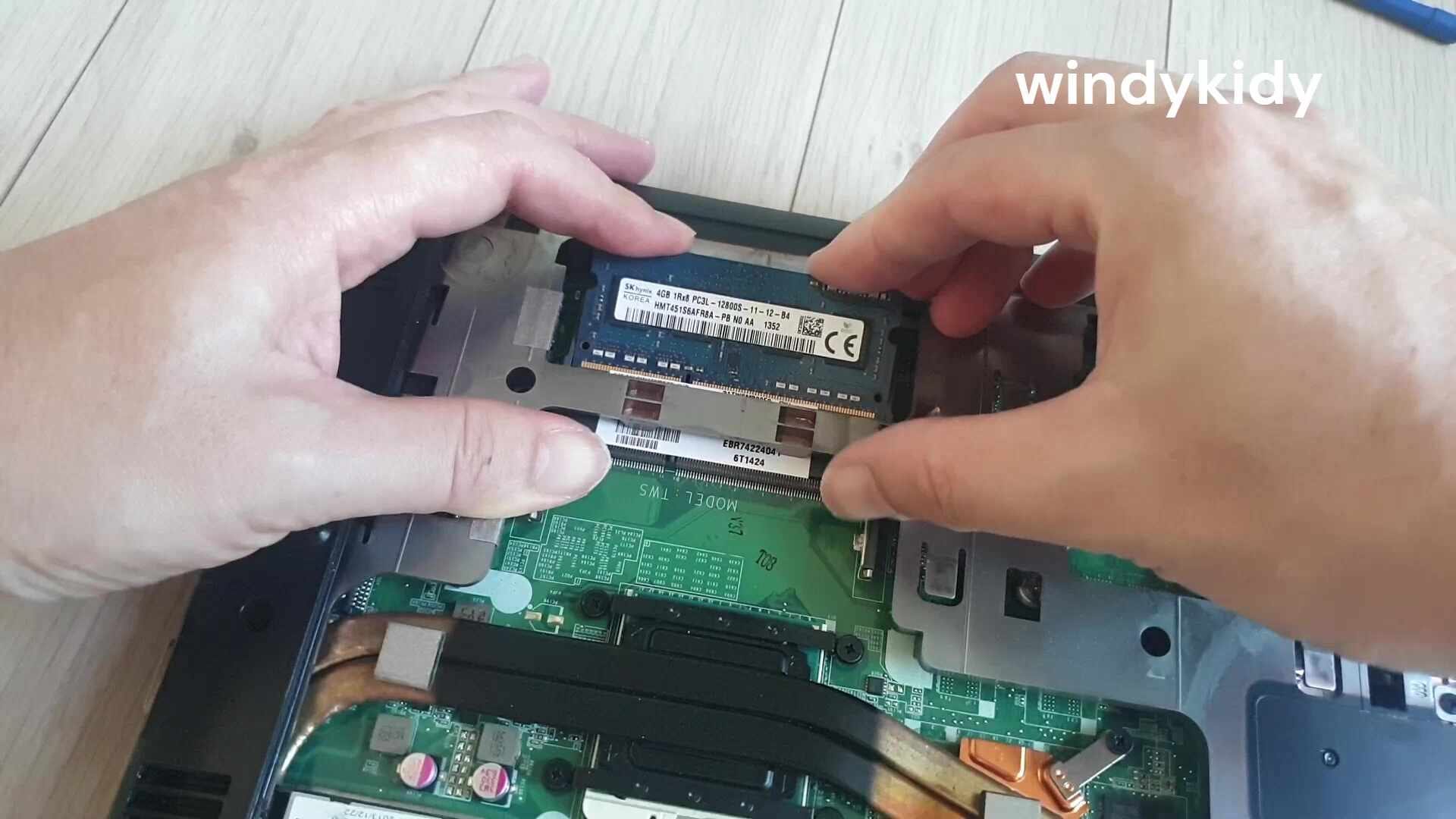 LG 노트북 (15n53), 램 추가 장착