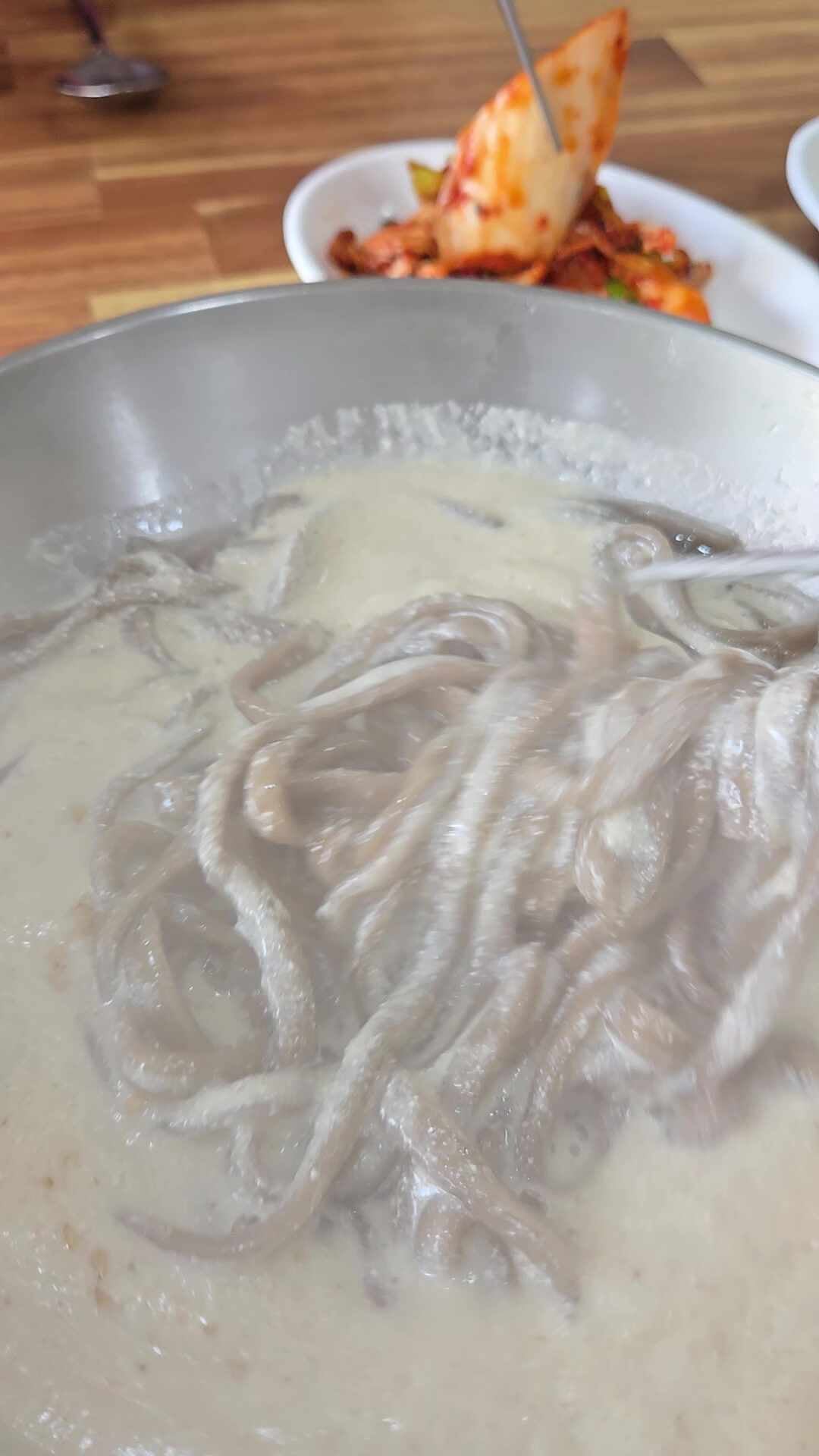 울산 신정동 시청근처 공업탑 칼국수 한식 혼밥 점심 맛집 옹심이메밀칼국수 시청점