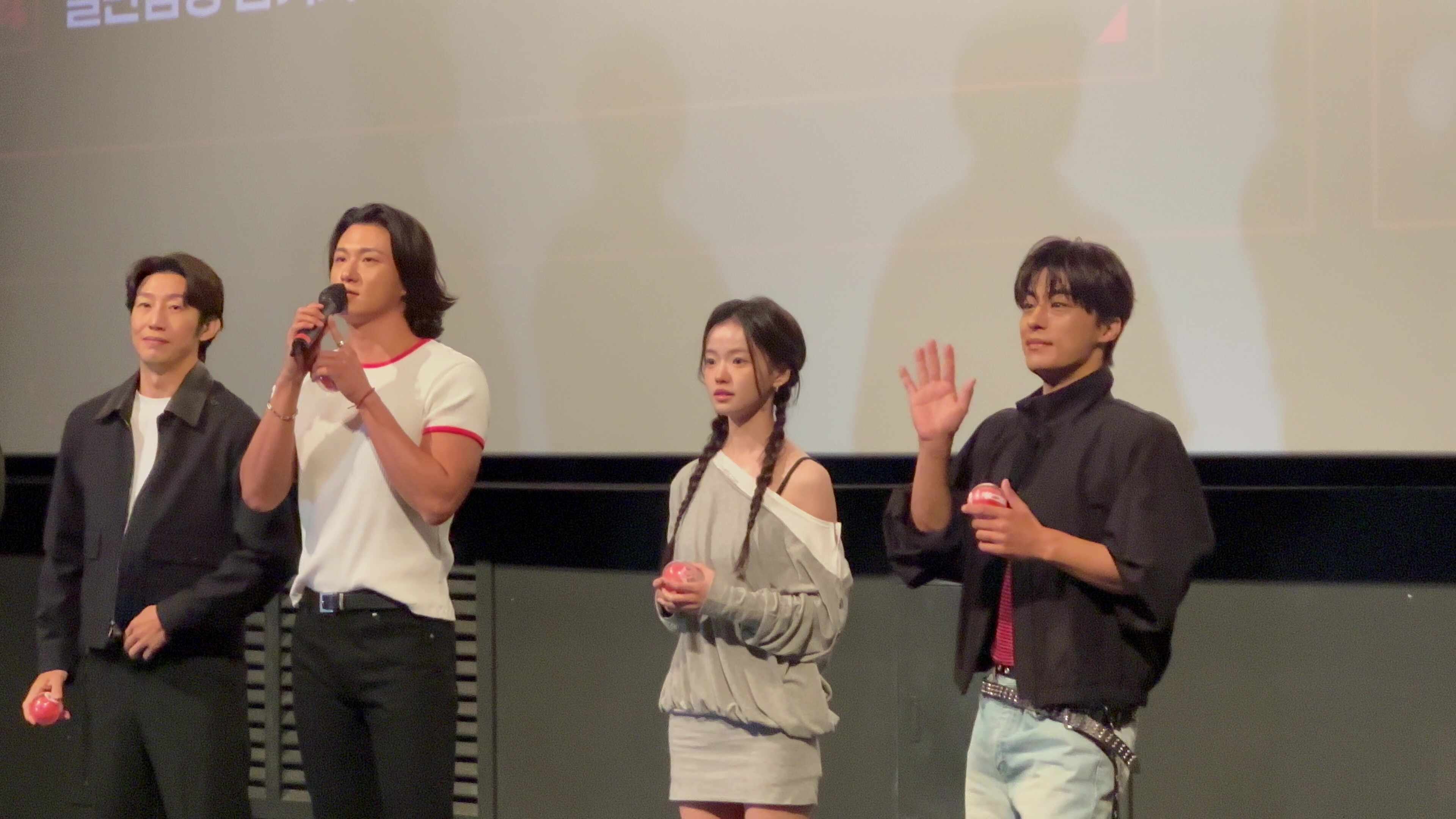 영화 부활남: 더 레드 후기 ｜ 원작과 달라진 설정, 줄거리·스포일러·쿠키·개봉주 무대인사....
