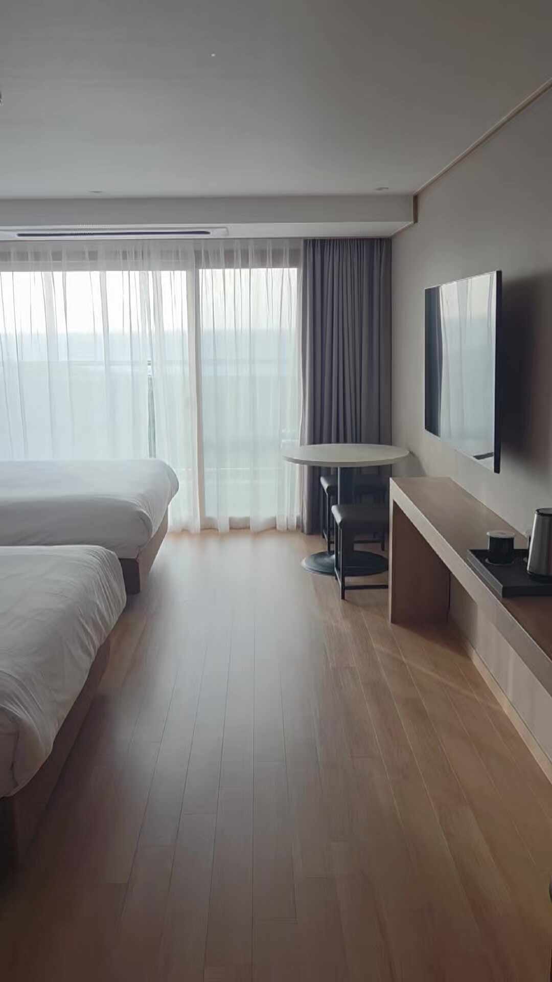 제주 한림 숙소 추천｜바다 전망과 수영장이 있는 웨이브 제주 호텔&리조트 객실영상