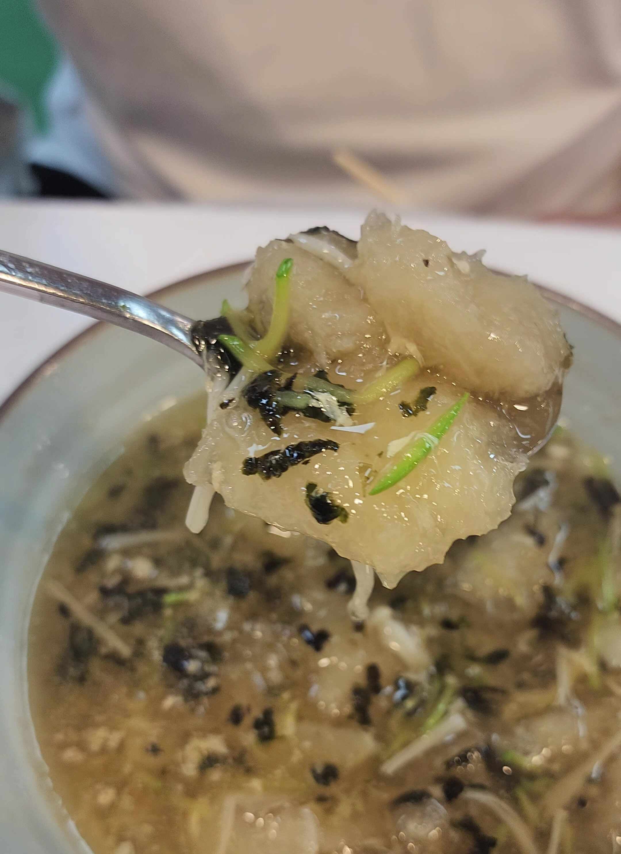속초 중앙시장 맛집 신토불이감자옹심이 내돈내산｜전현무계획 100% 감자 옹심이, 알고 보니 ....