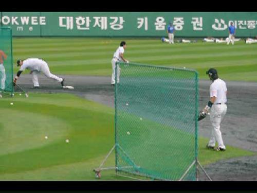  [2009년 8월 7일 사직경기장] 수비연습 중인 홍성흔 & 이대호 
