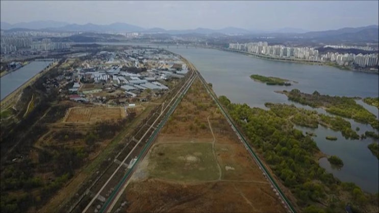  매빅으로 촬영한 화면인데 아파트 부분이 왜 이상하게 보이는 것일까요...