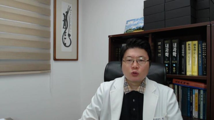  배에서 심장박동처럼 느껴질때