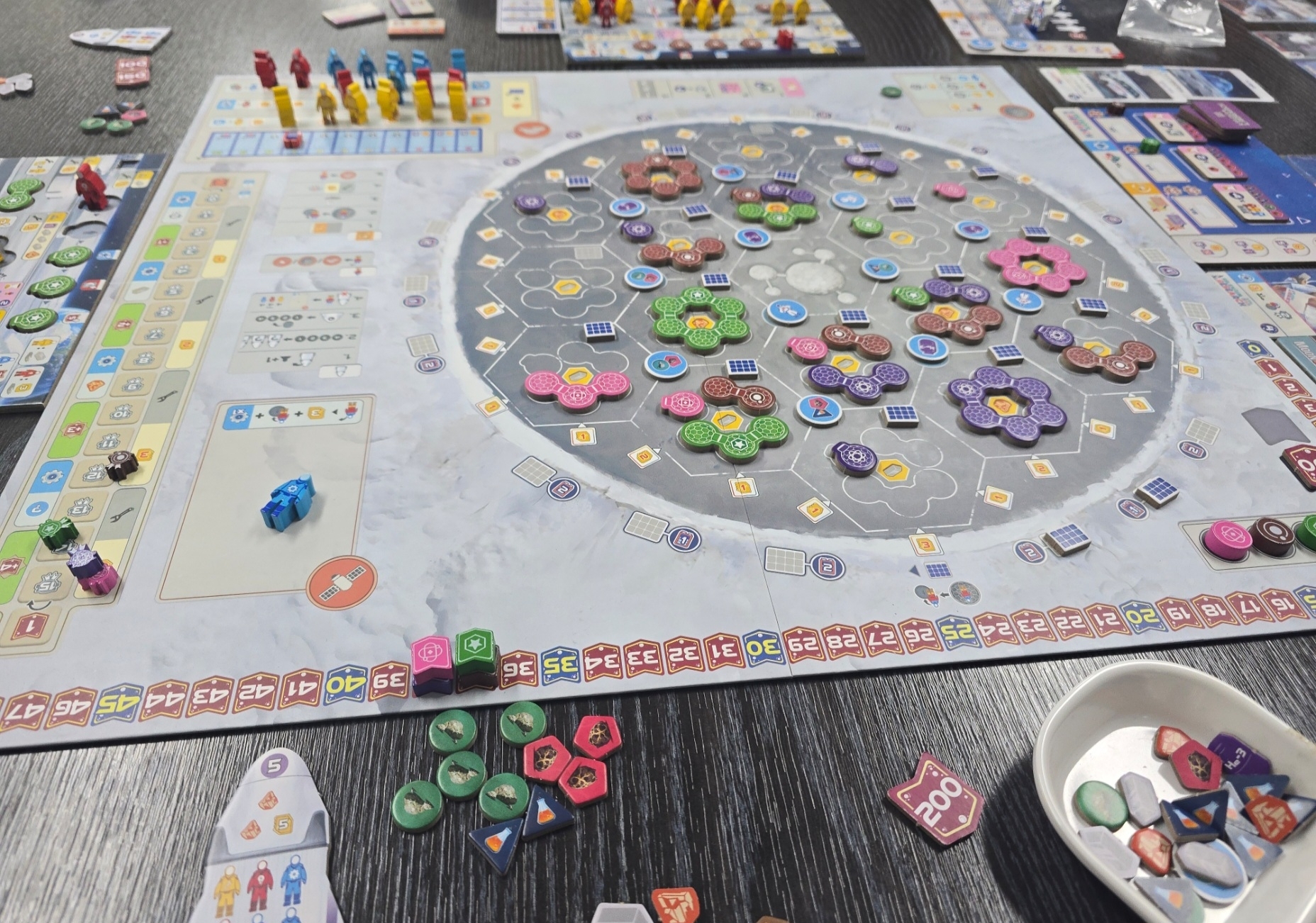 첨부된 사진 첨부된 사진