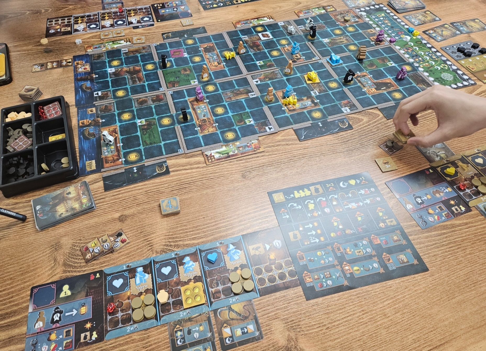 첨부된 사진 첨부된 사진