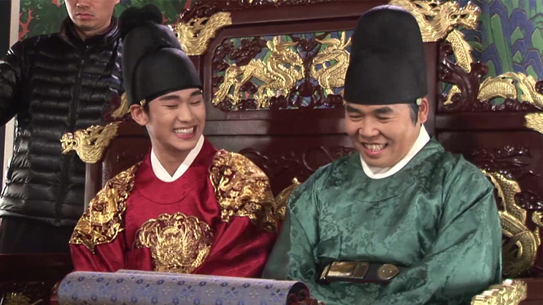 《메이킹》 어디까지 가세요? 김수현을 빵터뜨린 옥좌택시! - 네이버 TV