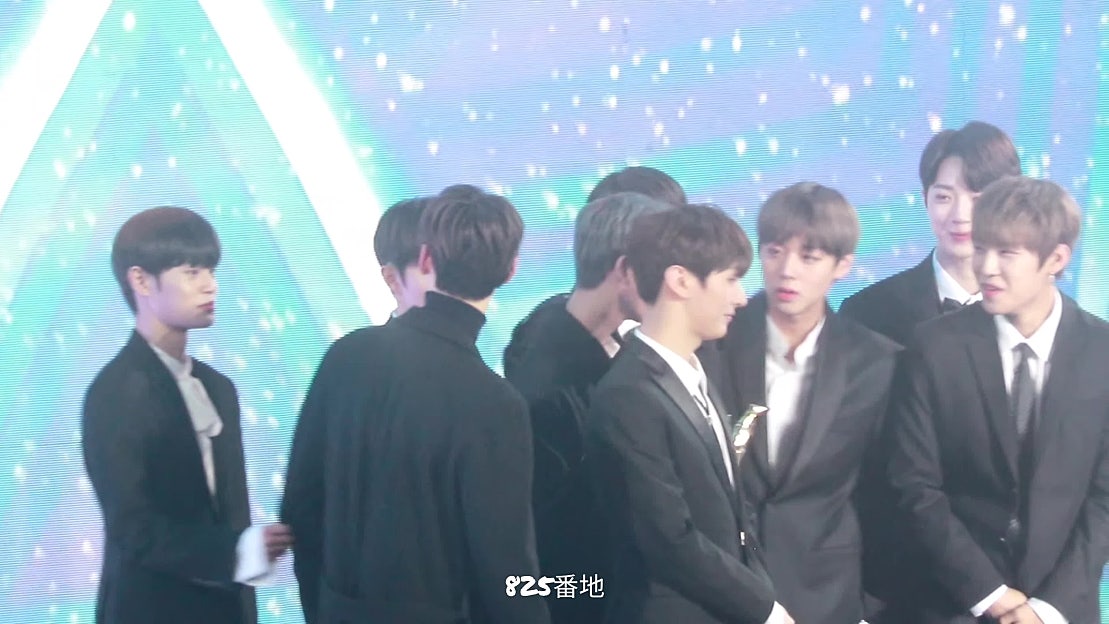 190105 골든디스크 워너원 옹성우 수상직캠풀버전 (WANNAONE ONGSEONGWU FOCUS FULL VER - 네이버 TV
