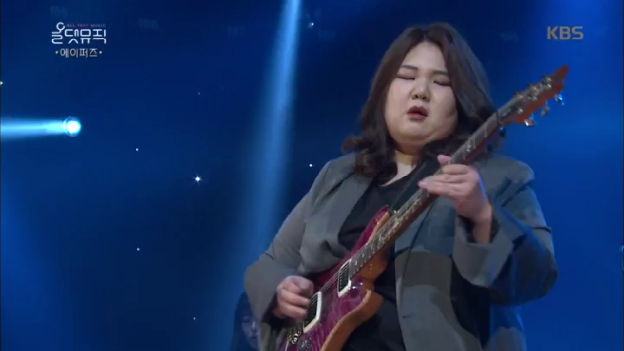 [에이퍼즈]  QUEEN