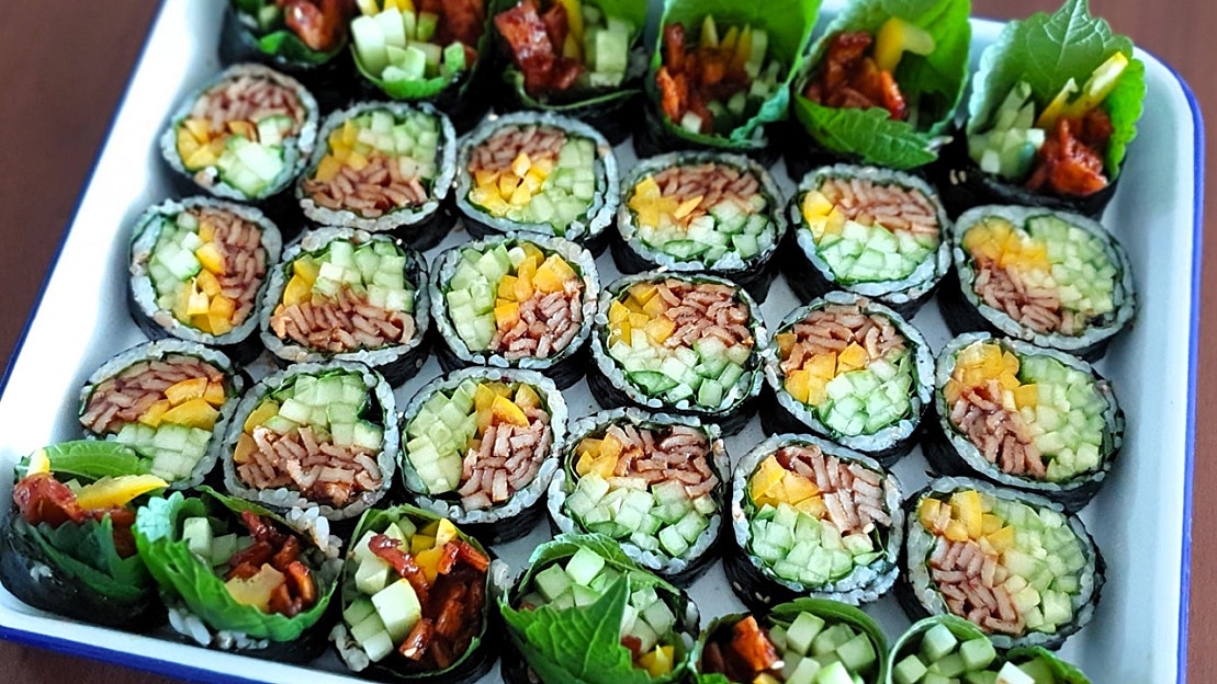 밥 한그릇으로 2인분 매운어묵김밥만들기! 뚠뚠이 꼬마김밥맛있게싸는법 - 네이버 TV