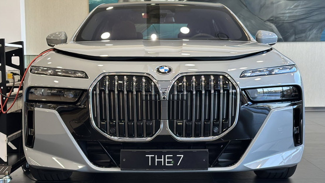 25년식 BMW 740i M 스포츠 리미티드 즉시 출고 - 네이버 TV