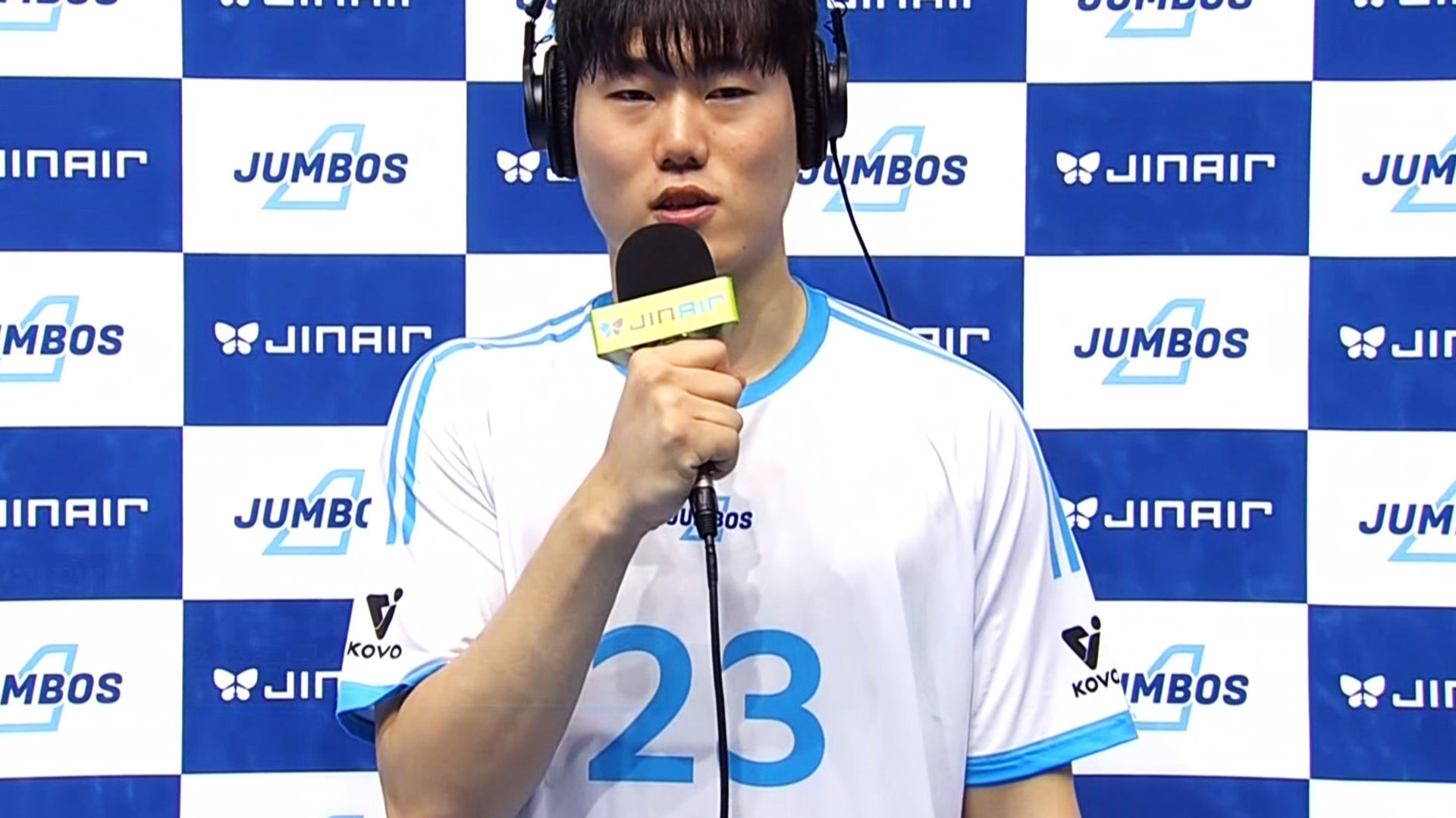 '대한항공의 믿을 블로커' 팀의 10연승을 견인한 김민재