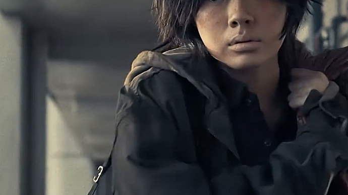 Lee Jae-in Stealing Canned Goods as Planned(?)🥷