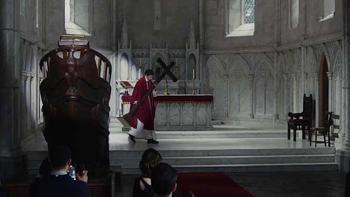 A Priest Who Met Death During a Break in the Sermon😨