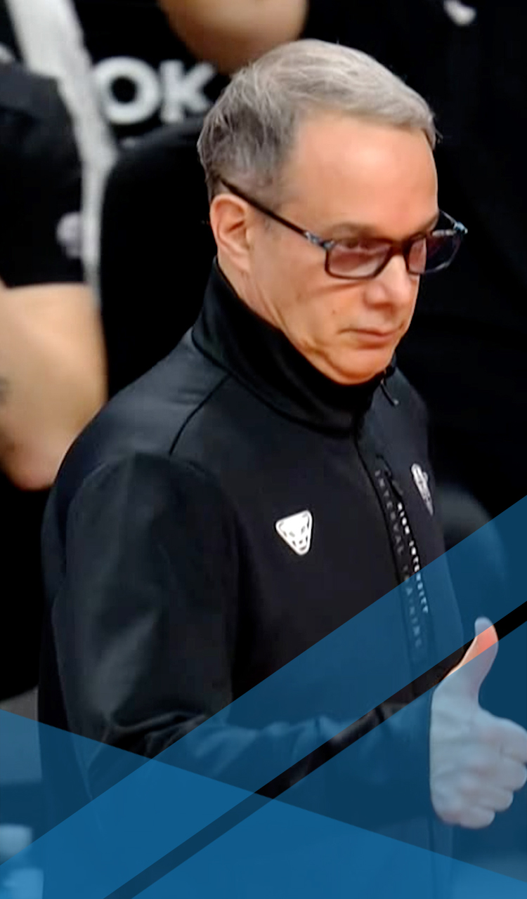 '너 잘한다' 박준혁에게 엄지 척 날리는 파에스 감독!