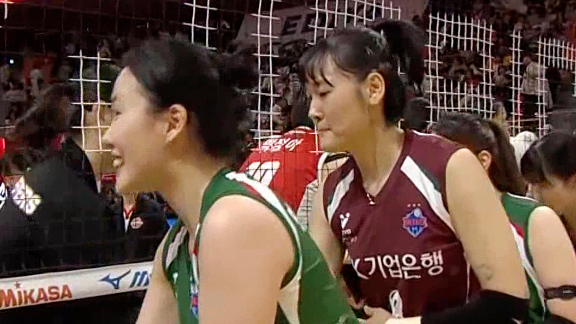 '4위 도약!' IBK 기업은행, 페퍼 상대로 셧아웃 승리!