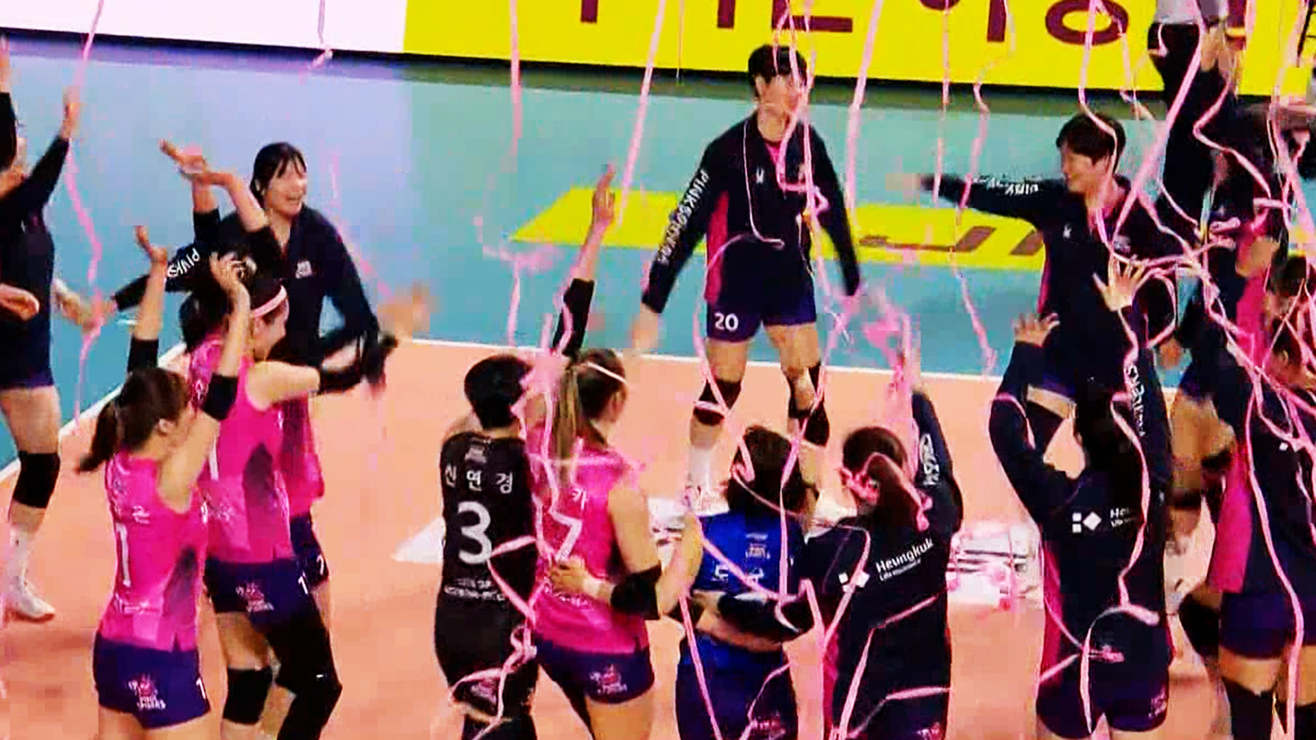 '이번 시즌 첫 3연승!' IBK기업은행을 셧아웃으로 제압한 흥국생명