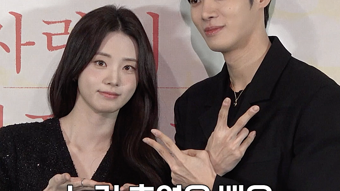 📸The Awkward Photo Time of Choo Young Woo and Shin Sia haha