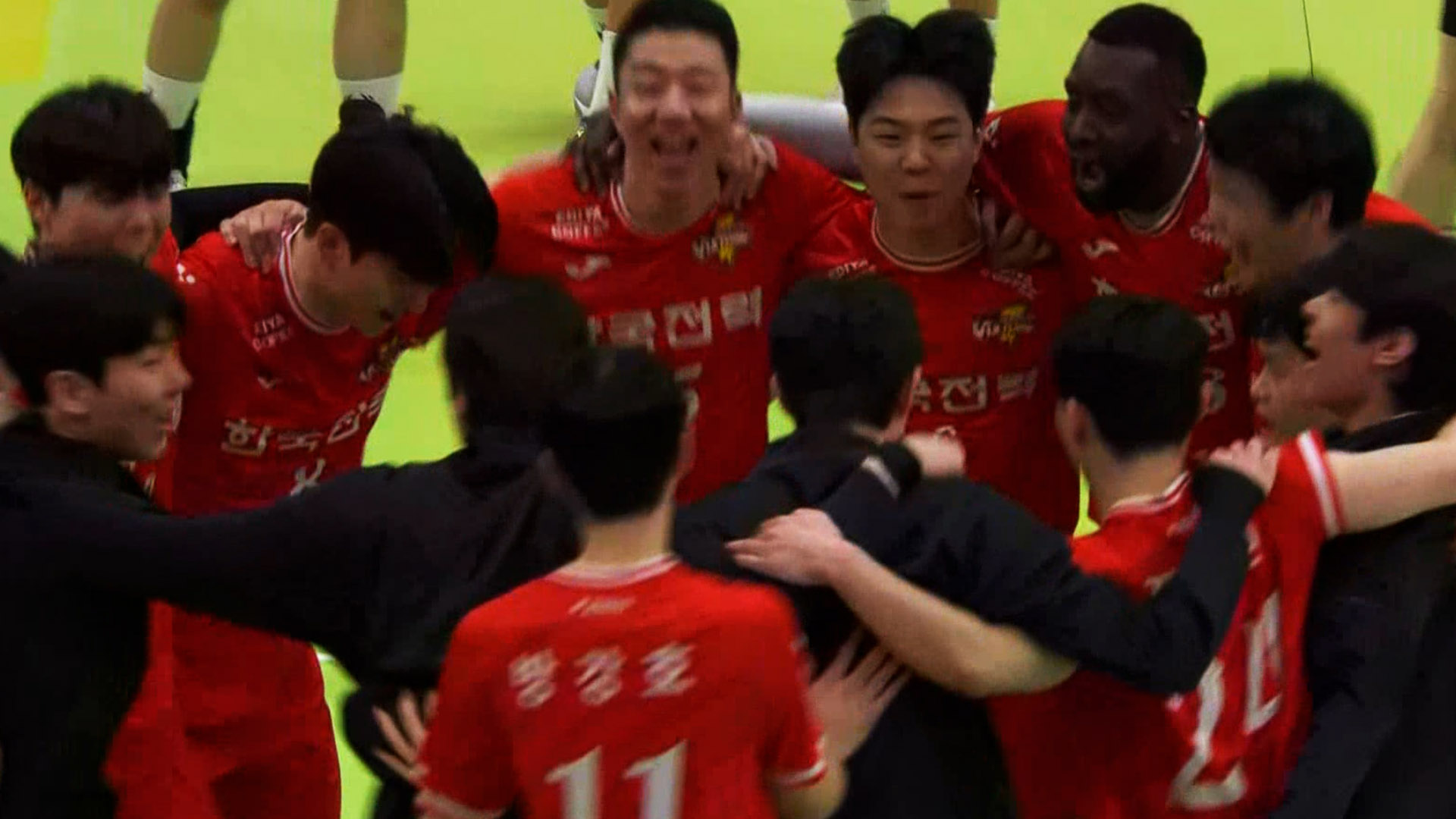 '베논-신영석 44점 폭발' 3위를 바짝 추격하는 한국전력!