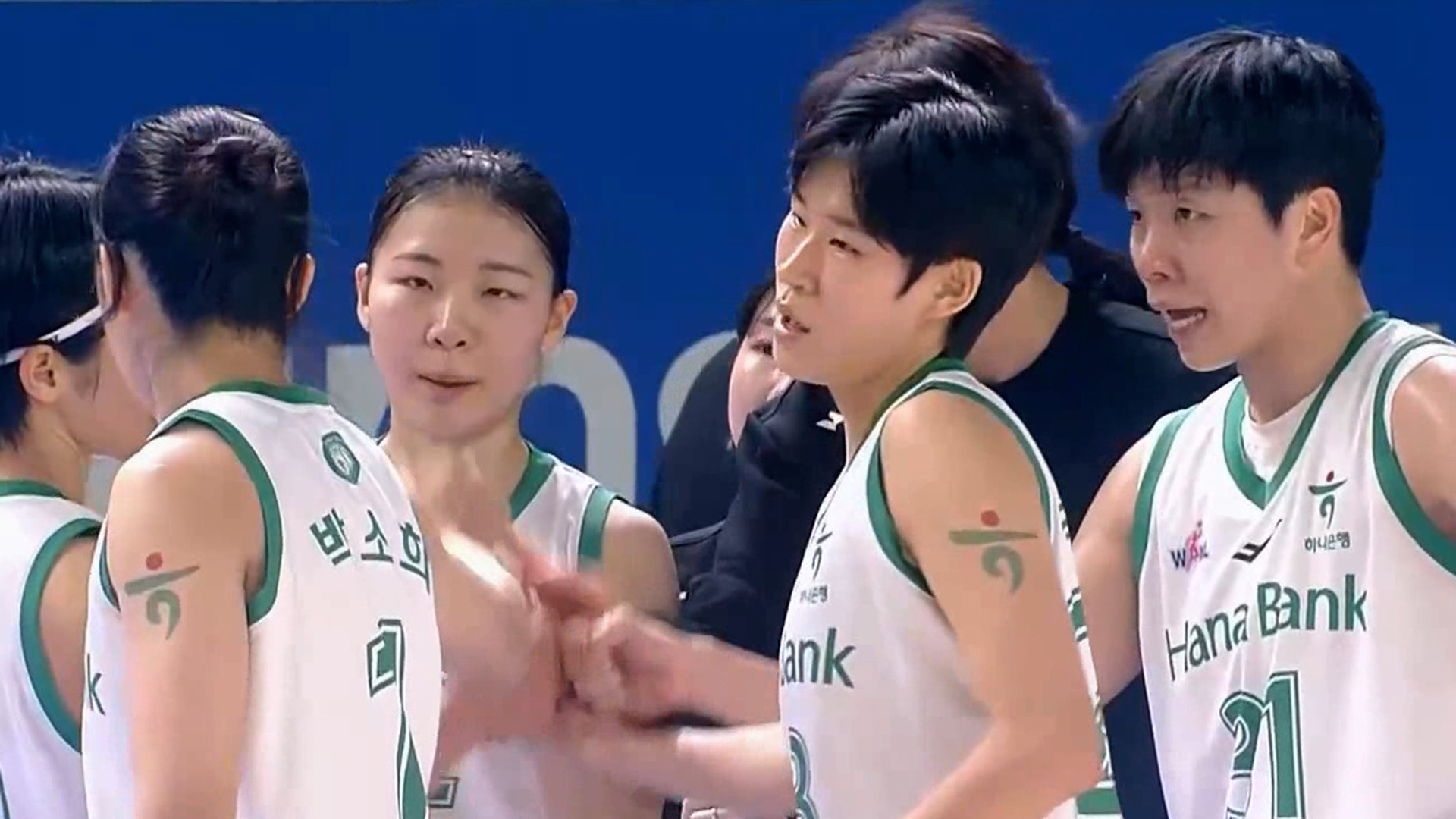 올스타 브레이크 후 첫 경기 승리하며 1위 사수하는 하나은행