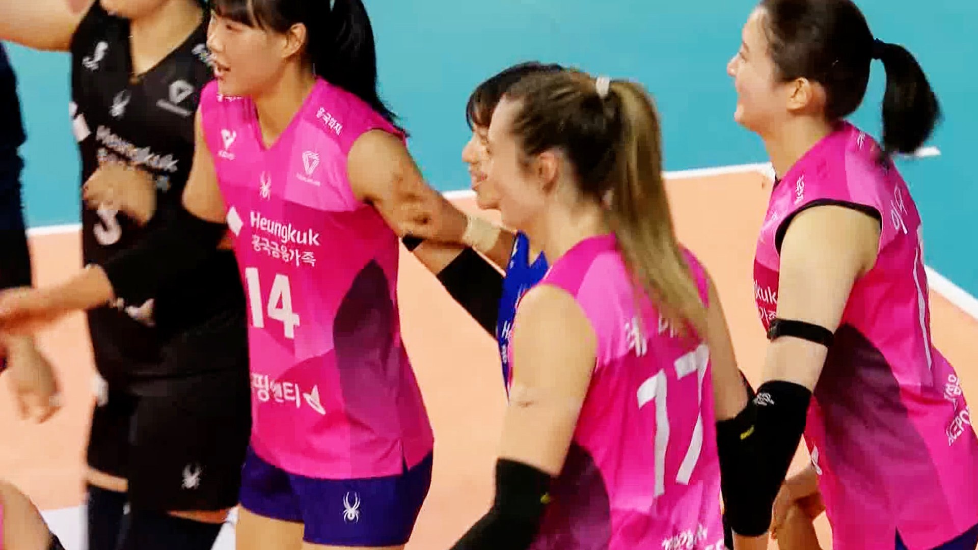 '3연승 질주!' 9경기 연속 승점을 추가하는 흥국생명