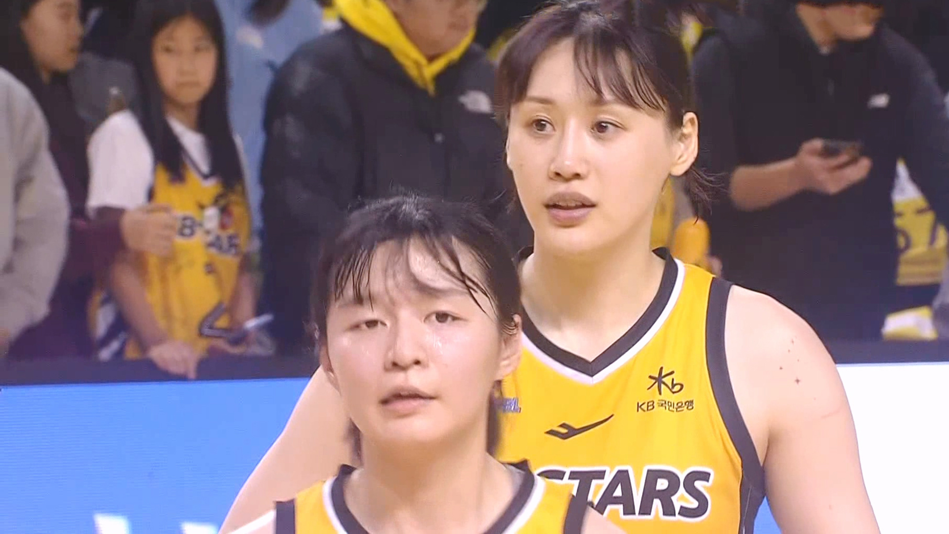 '강이슬 32득점 폭발!' KB스타즈, 혈투 끝에 신한은행 제압!