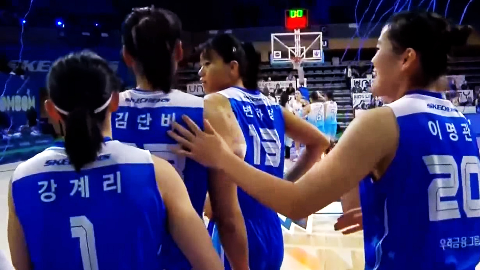 '아야노 클러치 지배' 우리은행, 신한은행 꺾고 연패 탈출!