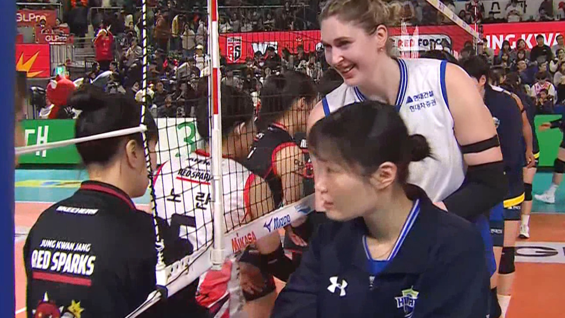 '정지윤 공백 없다!' 현대건설, 정관장 상대 셧아웃 완승!