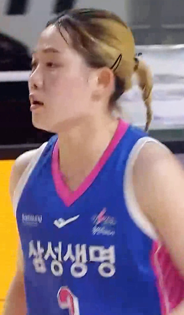 오늘 경기의 첫 3점을 성공한 조수아