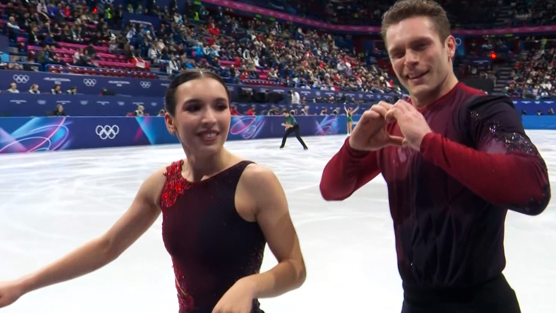 실수 이후 안정된 연기로 마무리하는 캐나다