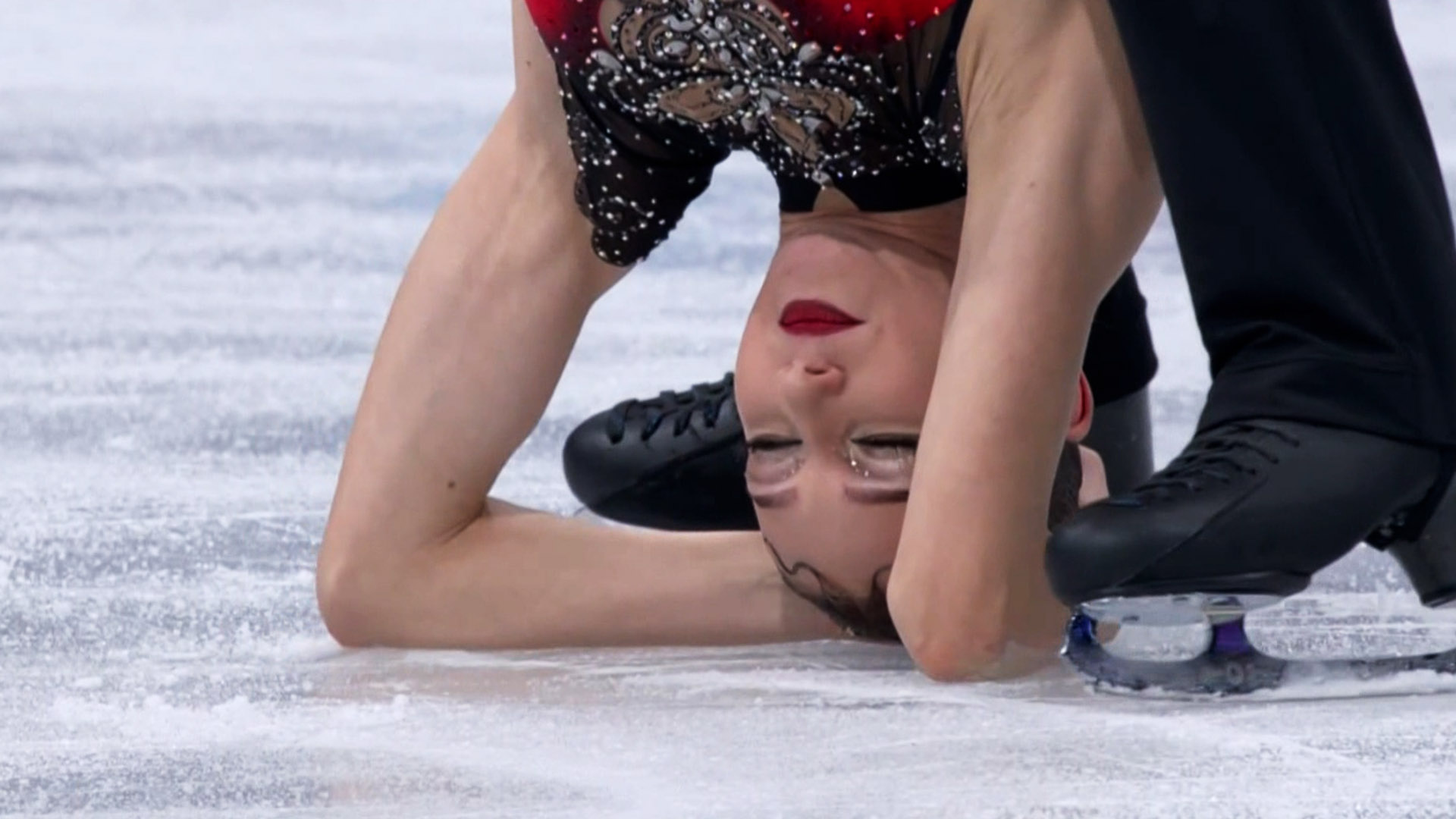 '강렬한 의상과 도입부' 가장 인상적인 연기를 보여주는 조지아