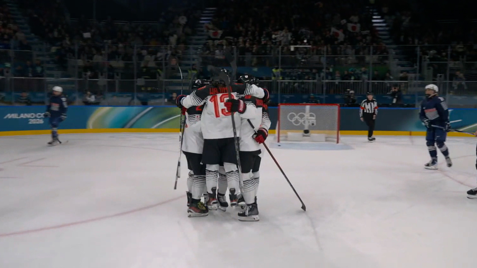 '퍽을 톡!' 점수를 더 벌리는 일본