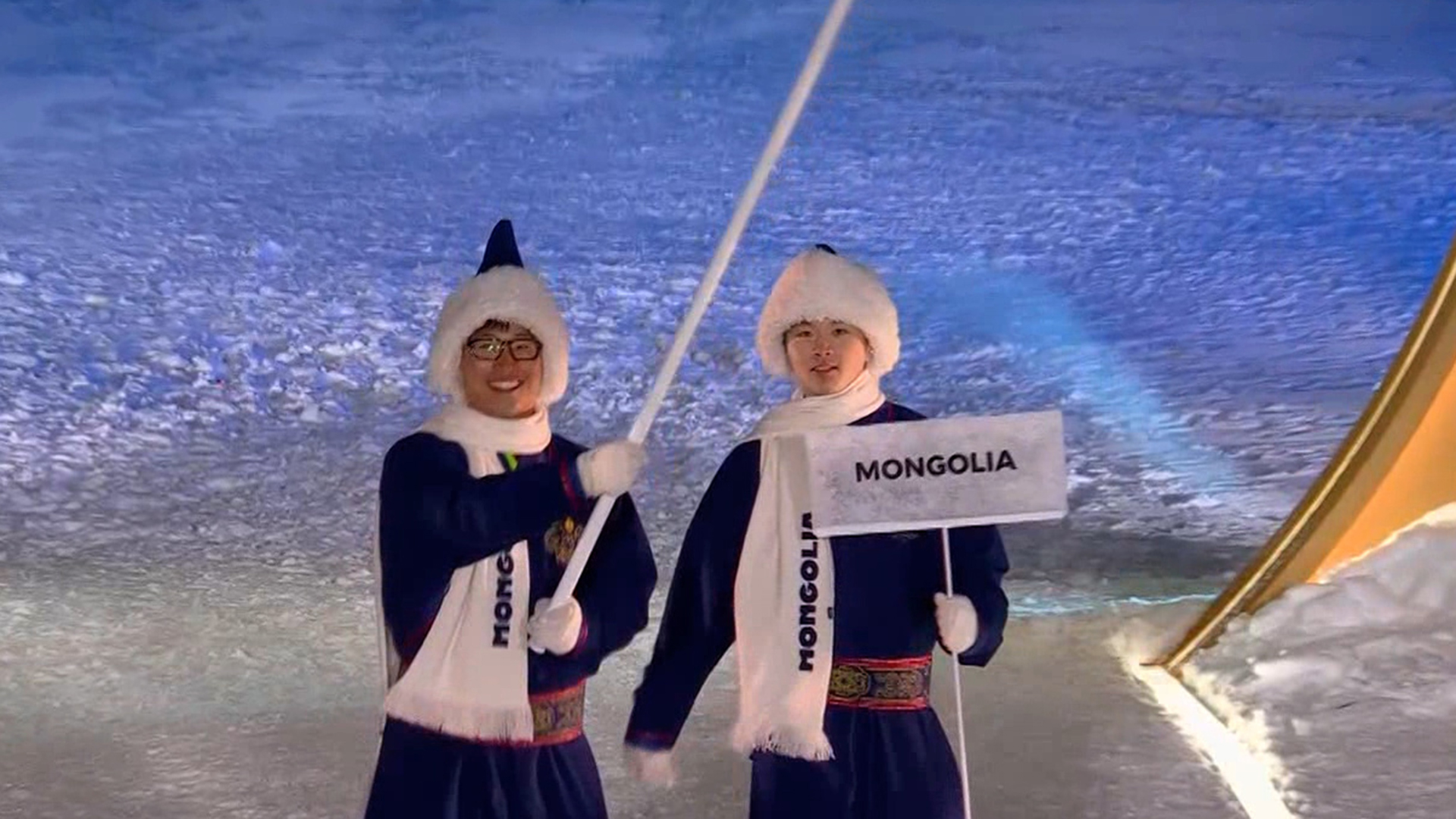 '화제가 된 단복' 전사 정신과 함께하는 몽골 선수단 입장