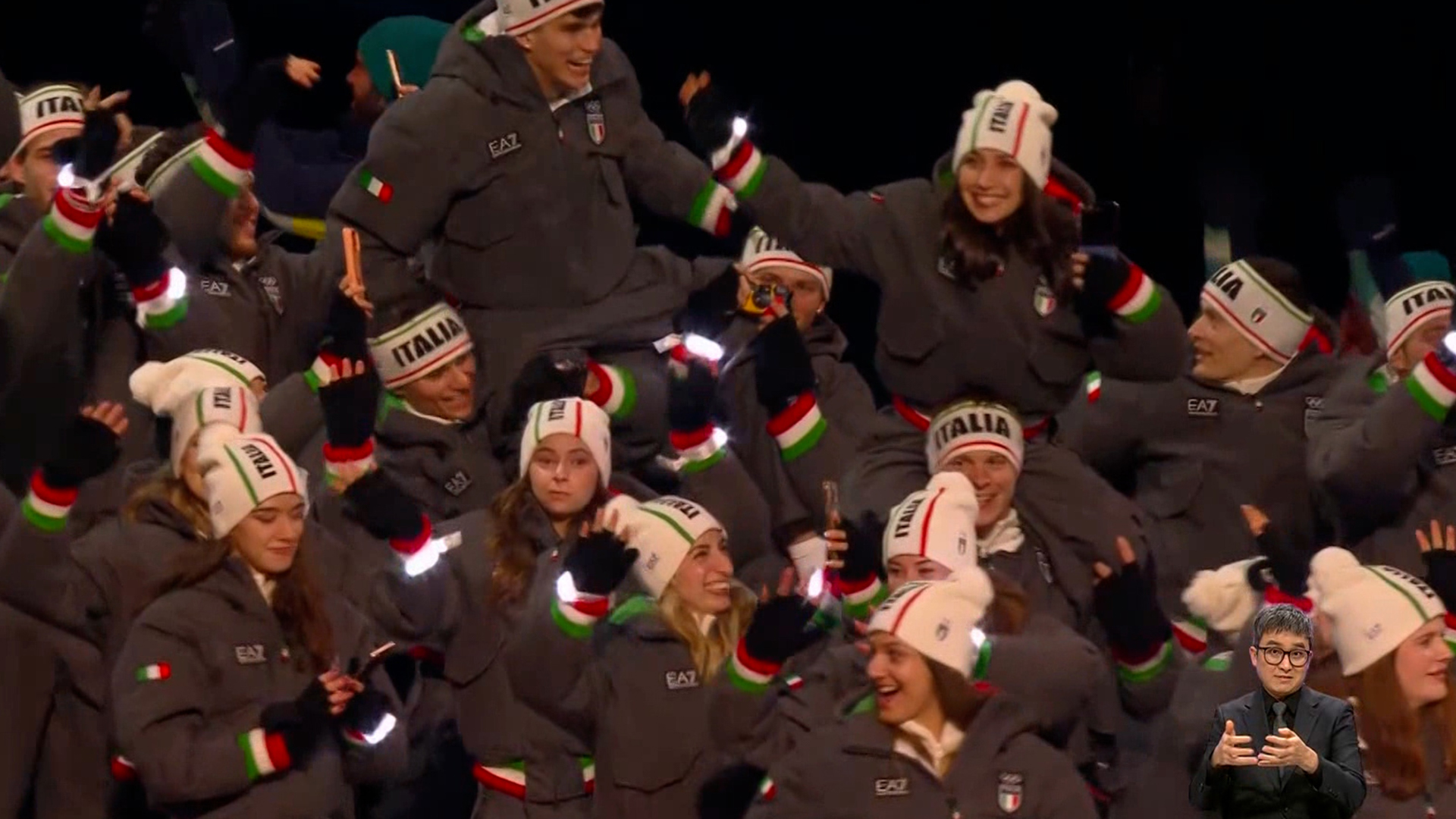 '개최국의 등장!' 이탈리아 선수단 입장