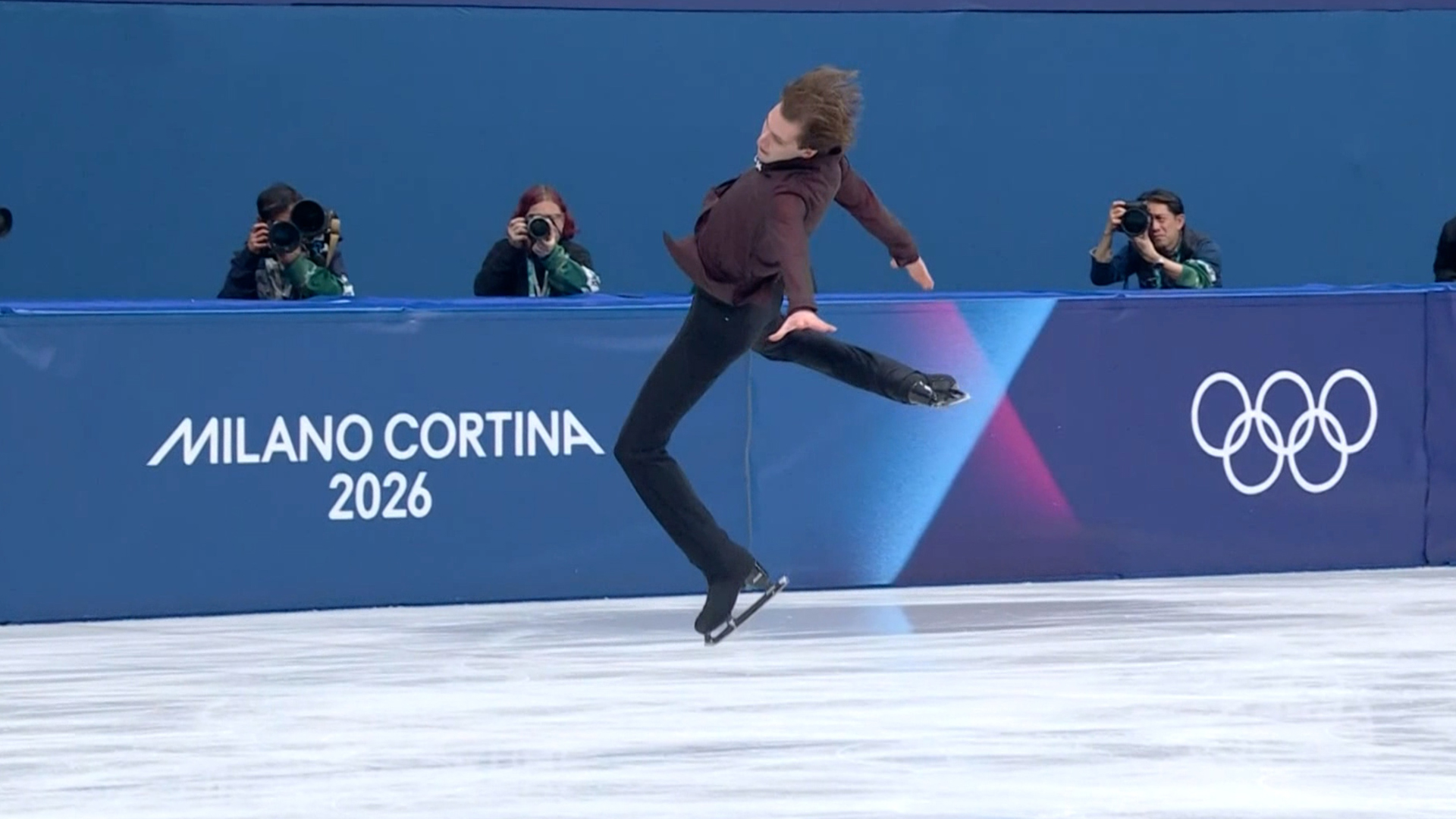 큰 신장이 인상적인 조지아의 니카 에가제