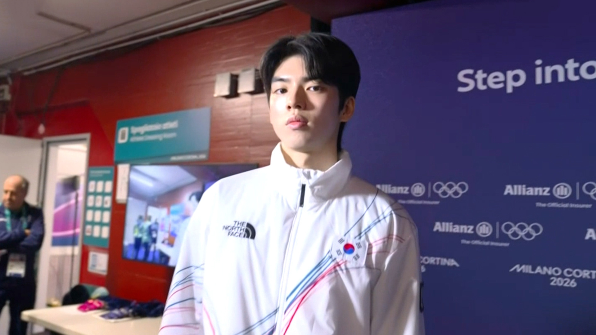 늠름한 모습으로 경기장에 입장하는 차준환!