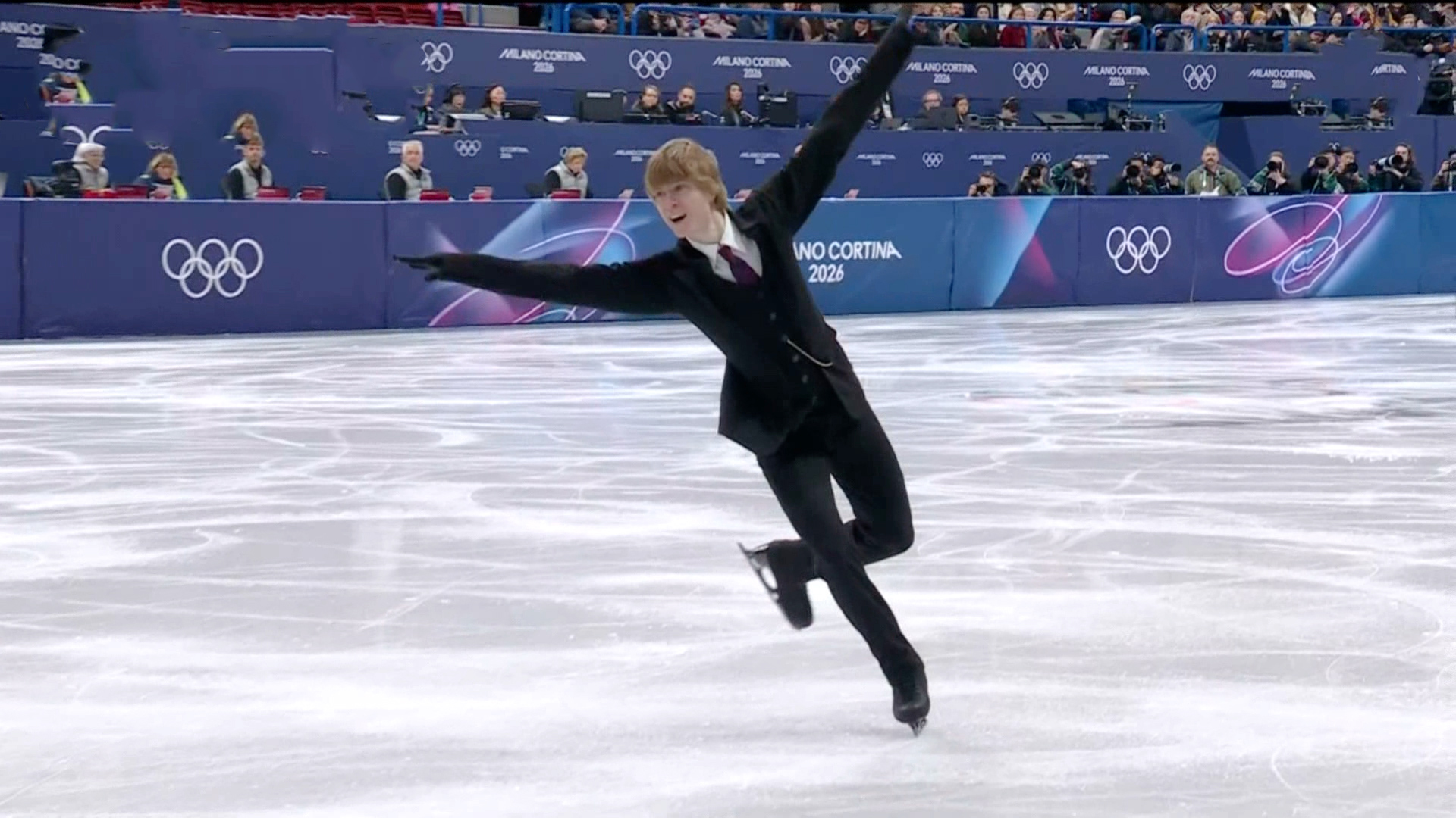 수트핏 만큼 멋진 연기를 보여준 스티븐 고골레프