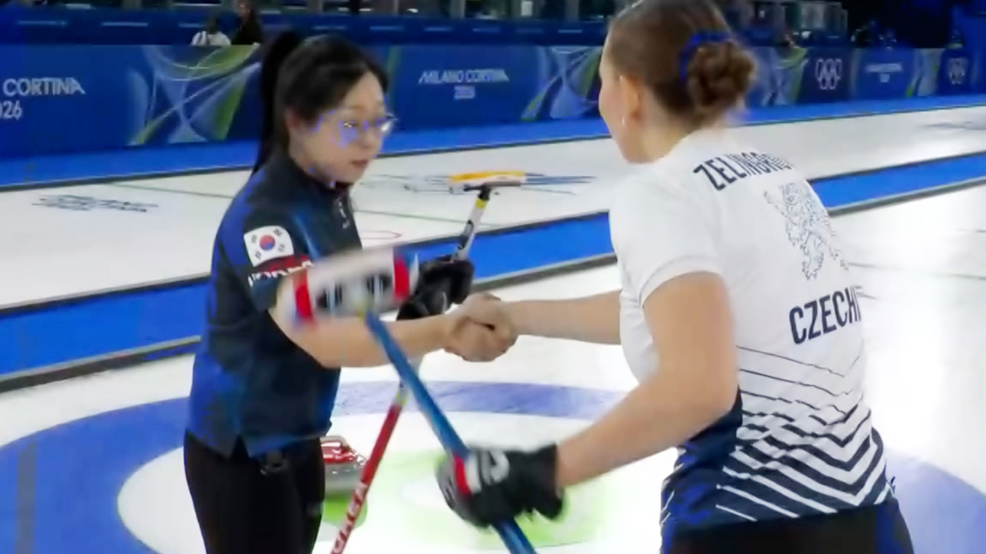 경기의 결과를 확정 짓는 체코의 더블 테이크아웃