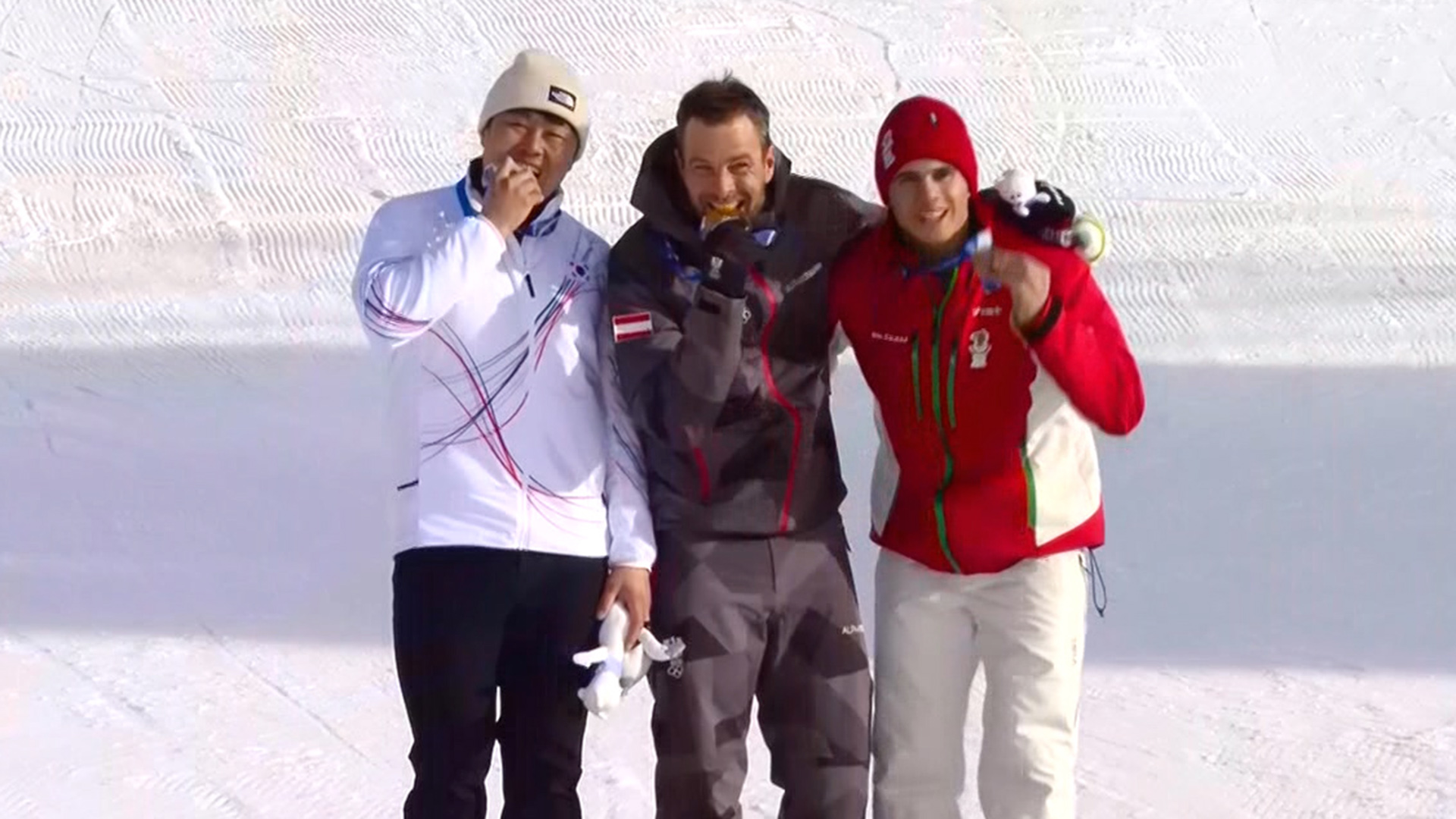 '자랑스러운 첫 메달' 남자 스노보드 평행 대회전 시상식