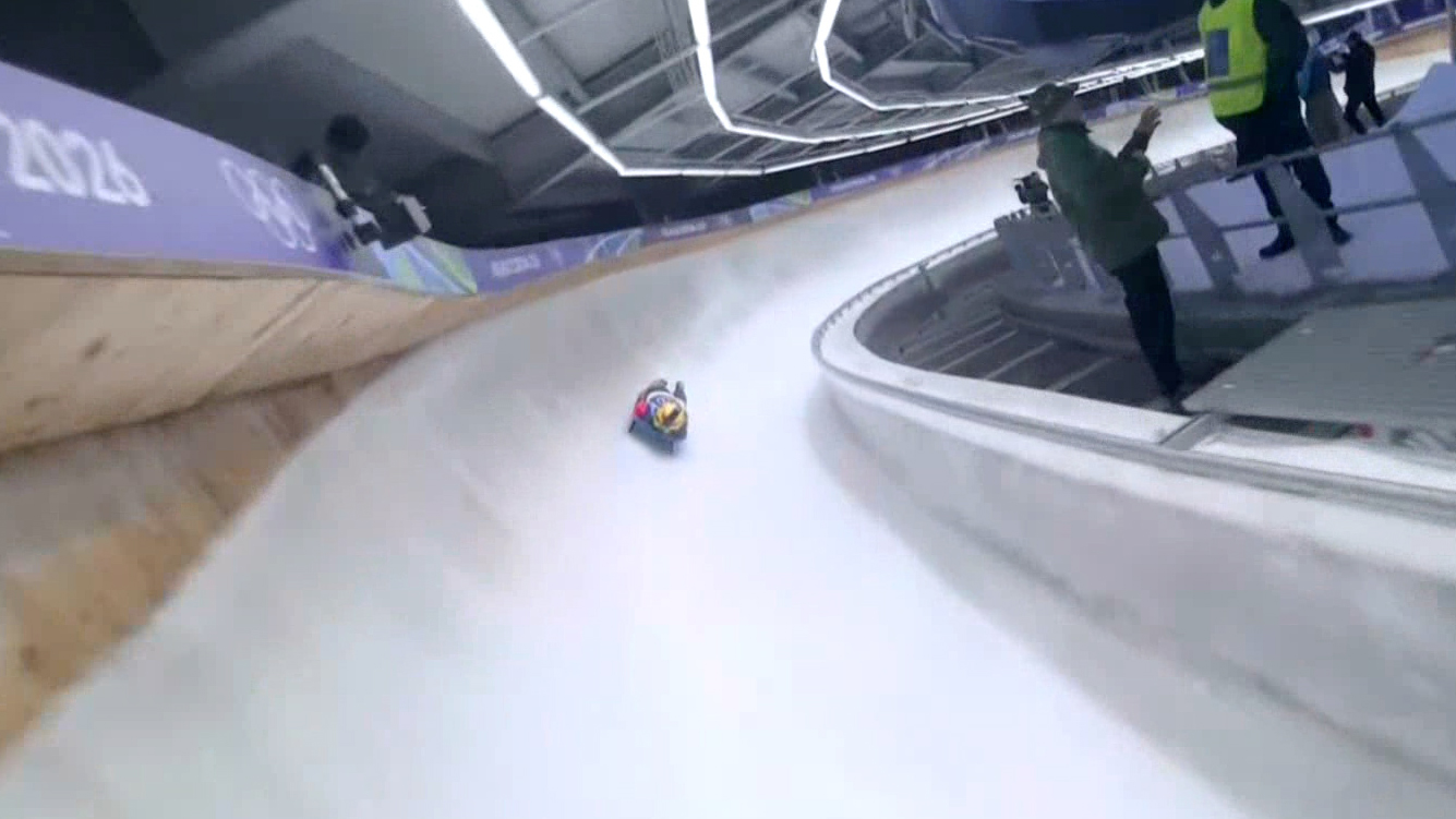 생생한 속도감이 느껴지는 획기적인 카메라 앵글!