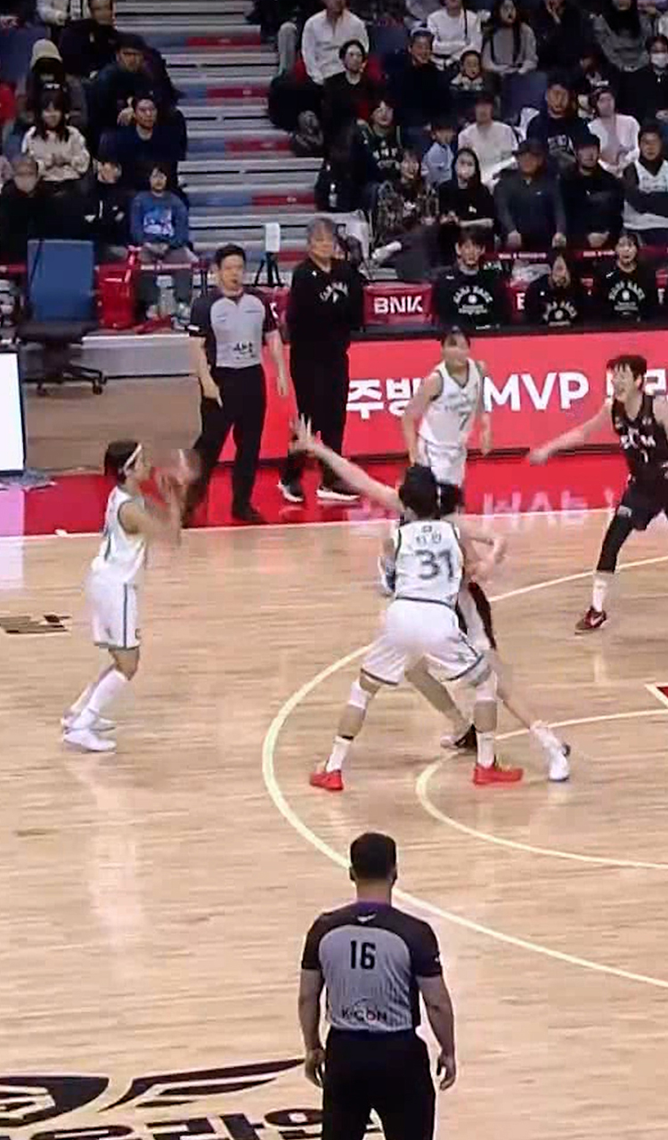 간결하게 3점 성공하는 이이지마 사키