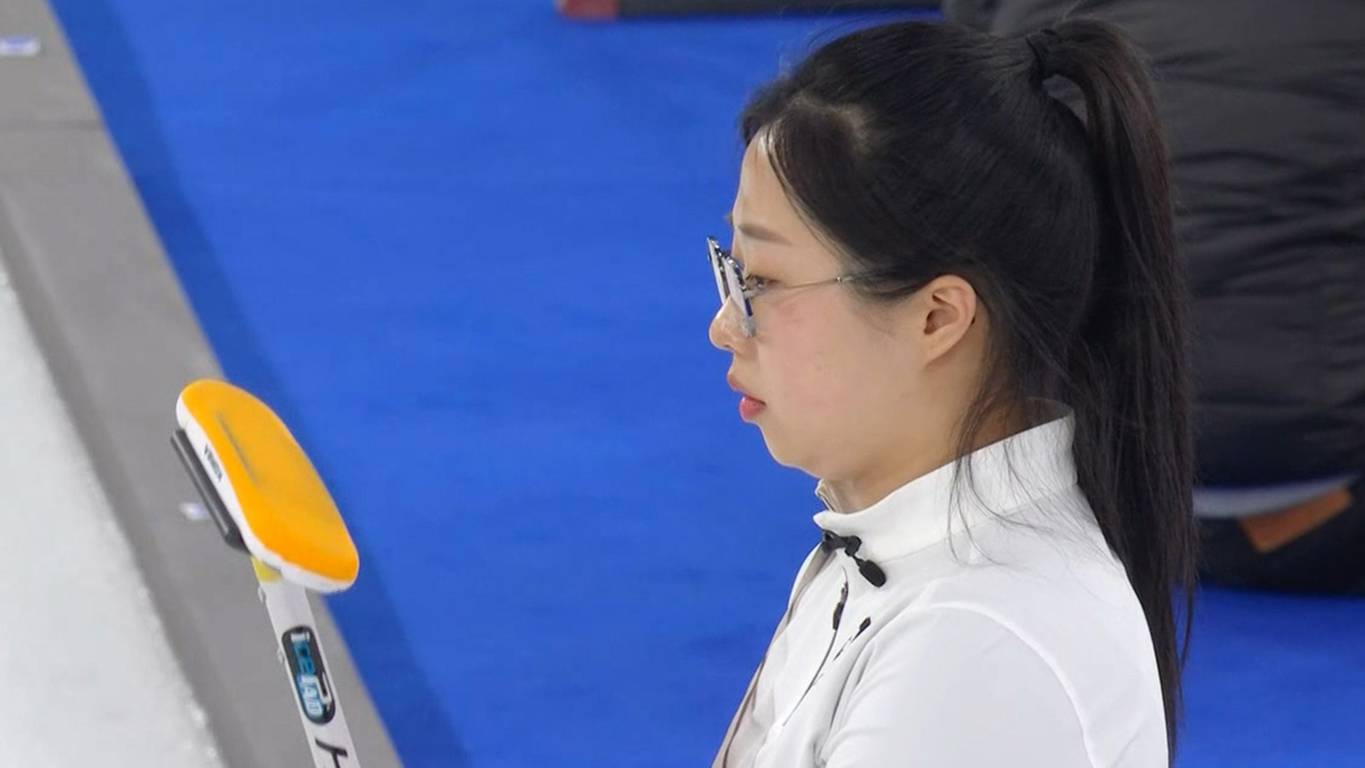 '울리는 빨간불' 결국 2점을 내준 대한민국