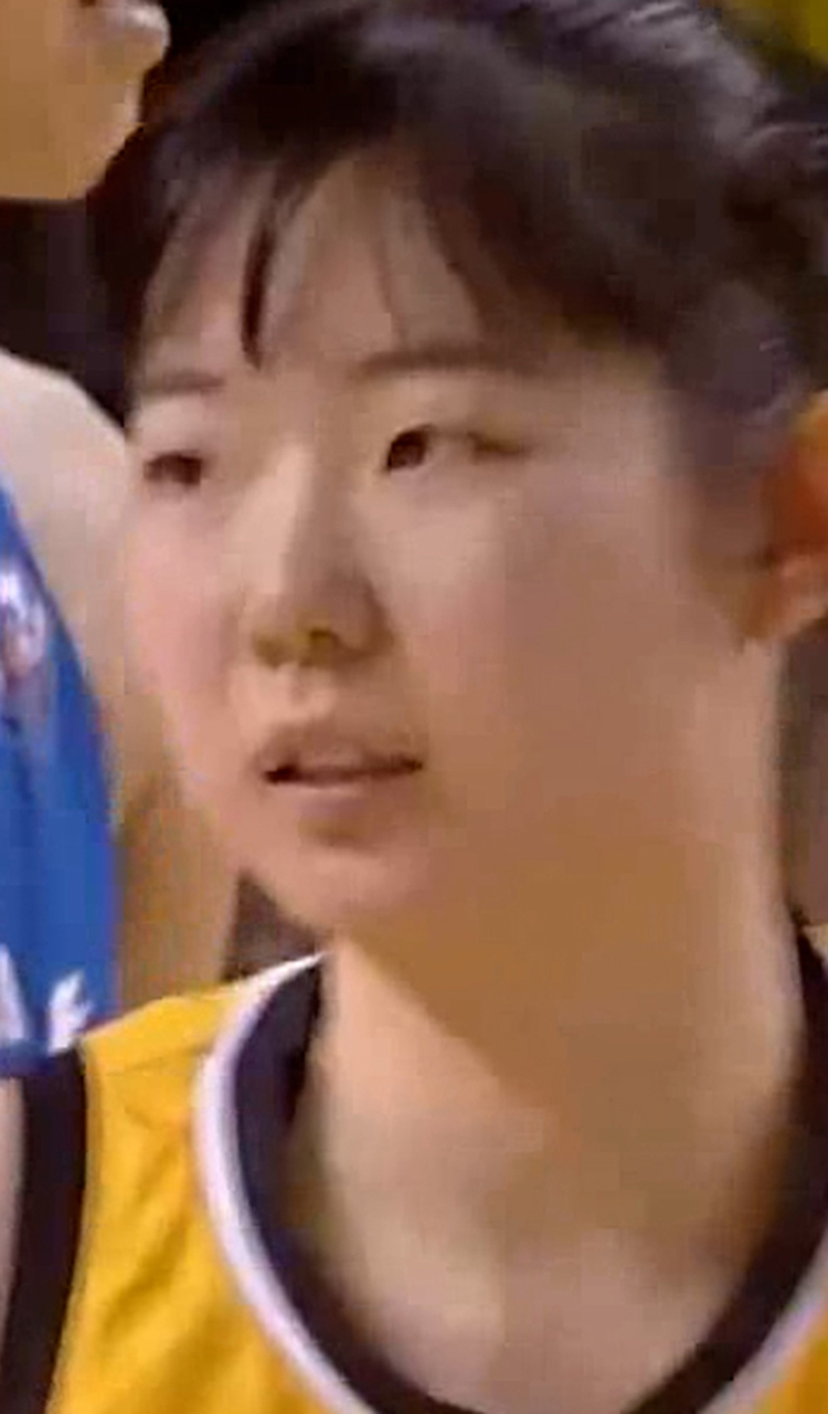 버저비터로 역전에 성공하는 허예은