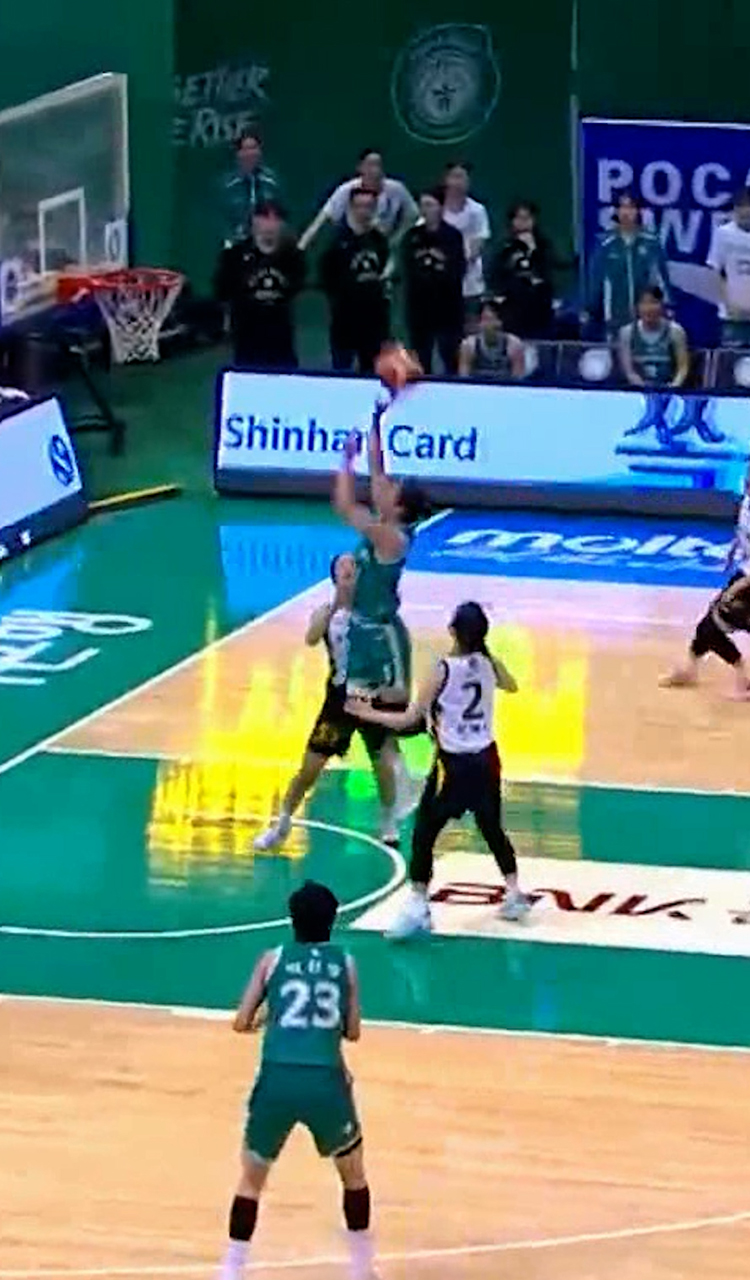 '림 투 림' 단독 돌파로 득점하는 박소희